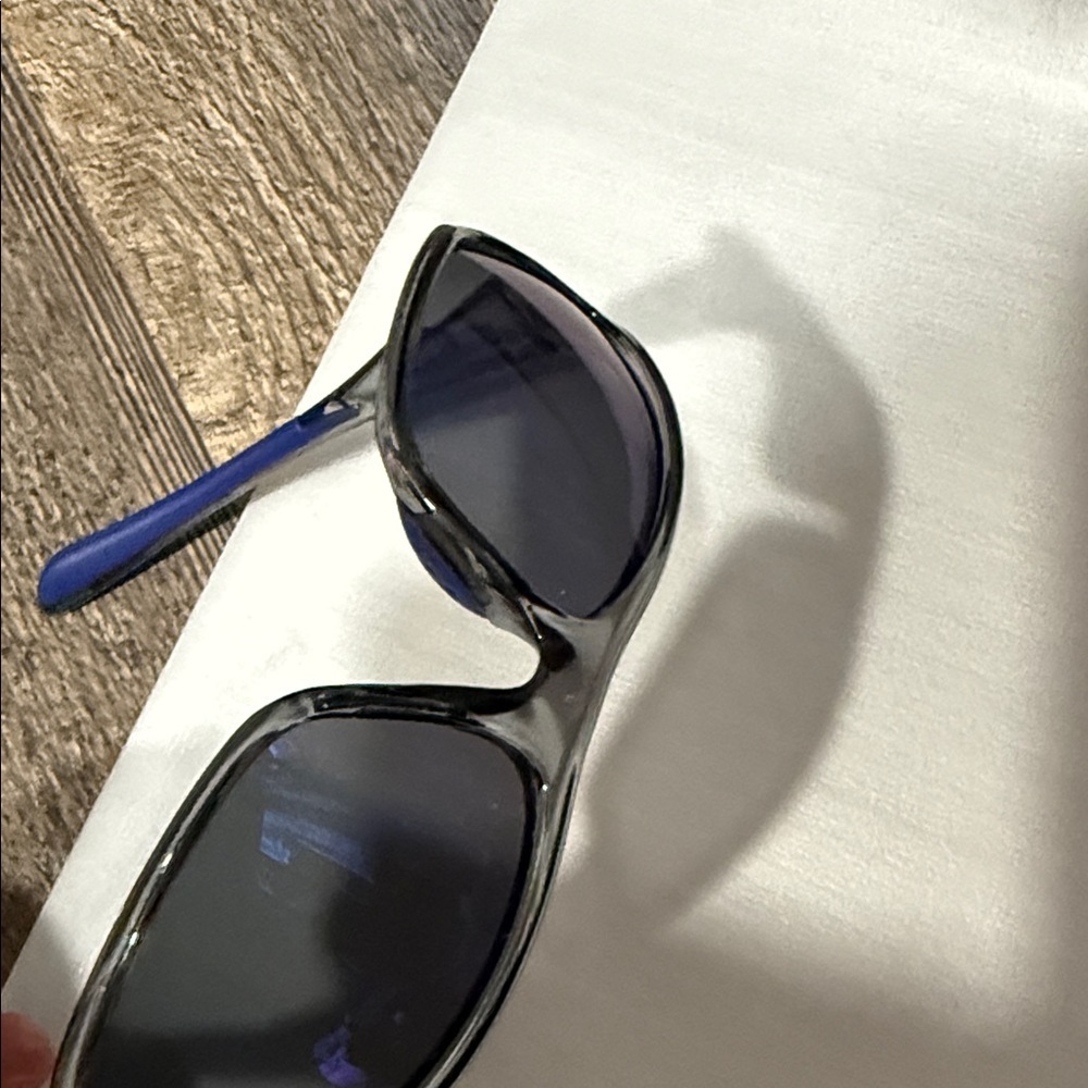 Champion Black and Blue men’s Sunglasses - Picture 8 of 8